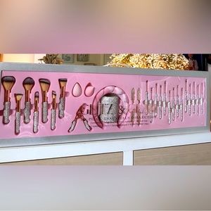 Viral glitz and glam makeup brush set